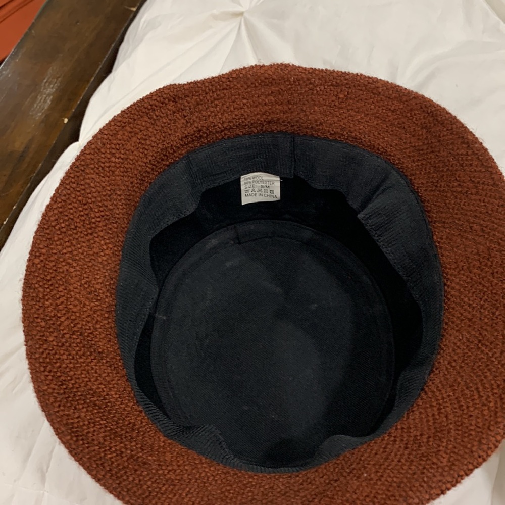 Nice hat - Picture 2 of 4